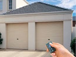 cách đóng, mở cửa cuốn khi mất điện